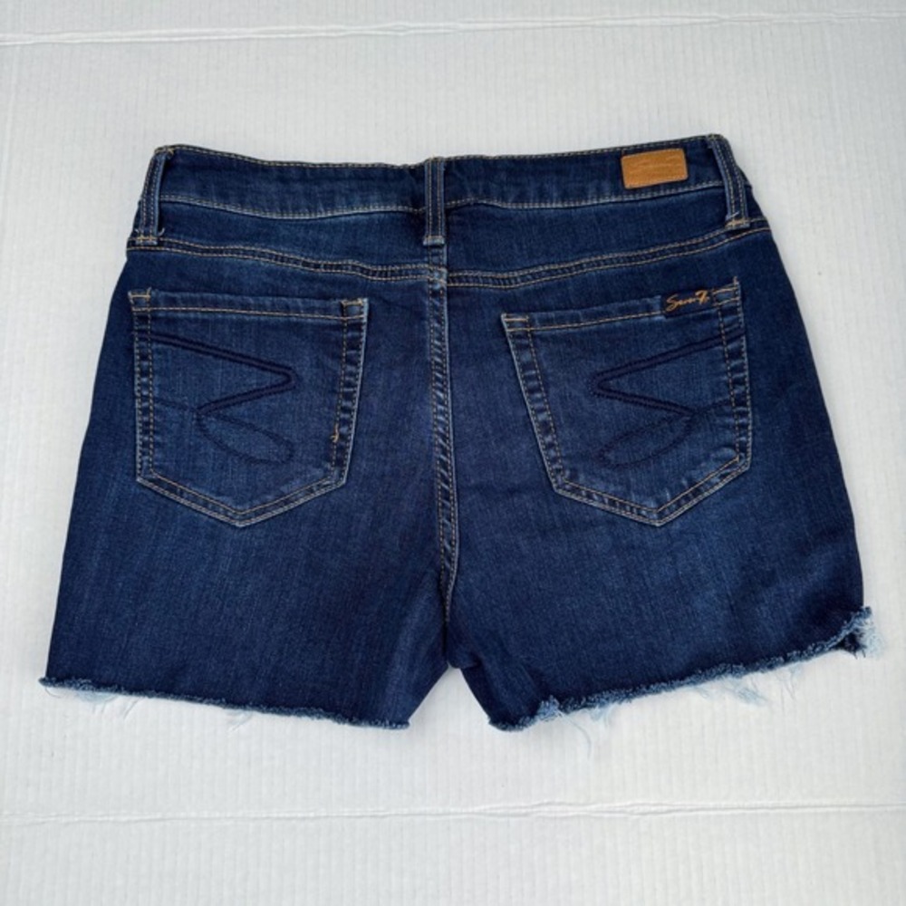 Seven7 Sunset Bermuda Dark Wash Raw Hem Denim Shorts 4 Stretch - Picture 4 of 7